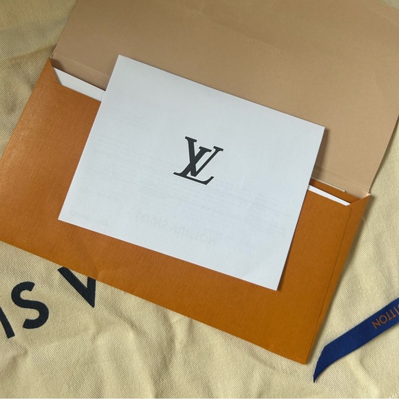 AUTHENTIC Louis Vuitton MM OnTheGo Handbag - Picture 11 of 11